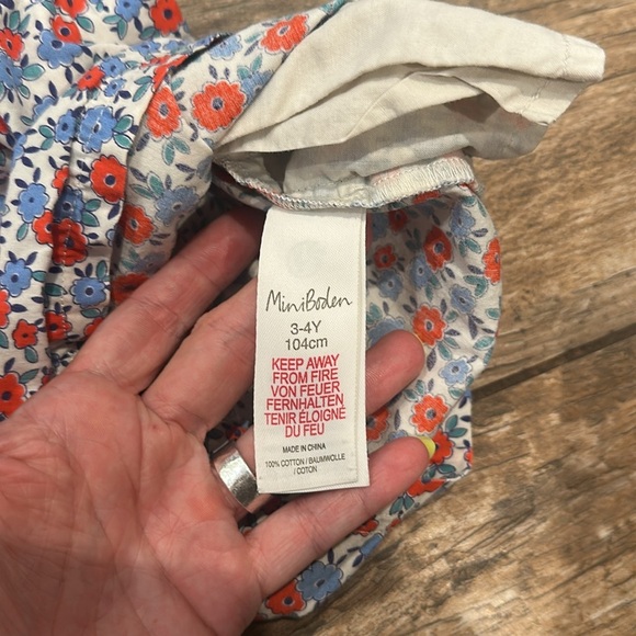 Mini Boden Floral Romper Size 3-4 years - Picture 3 of 4